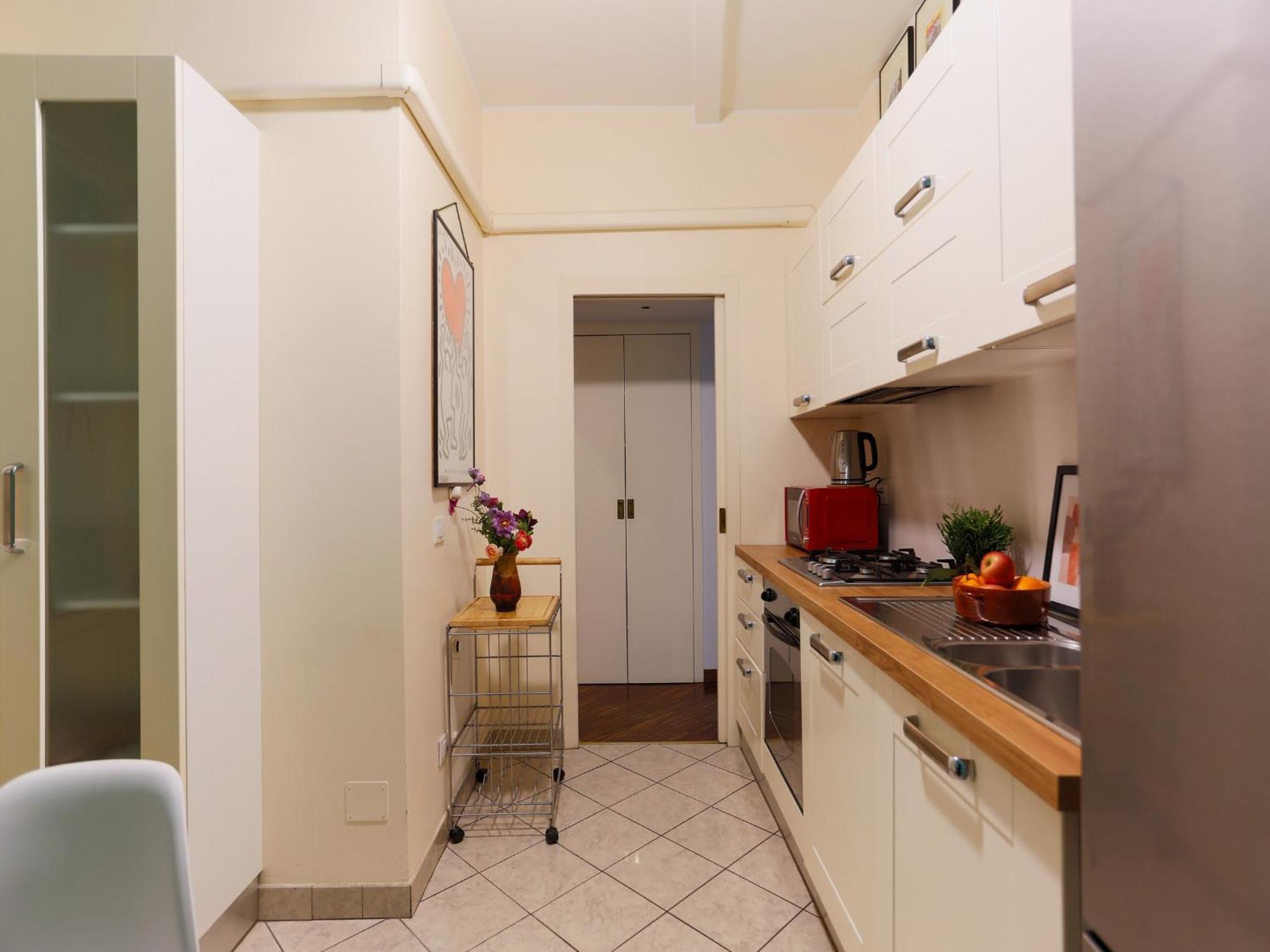 The Best Rent - Spacious One-Bedroom Apartment Near The Columns Of San Lorenzo Milano Dış mekan fotoğraf